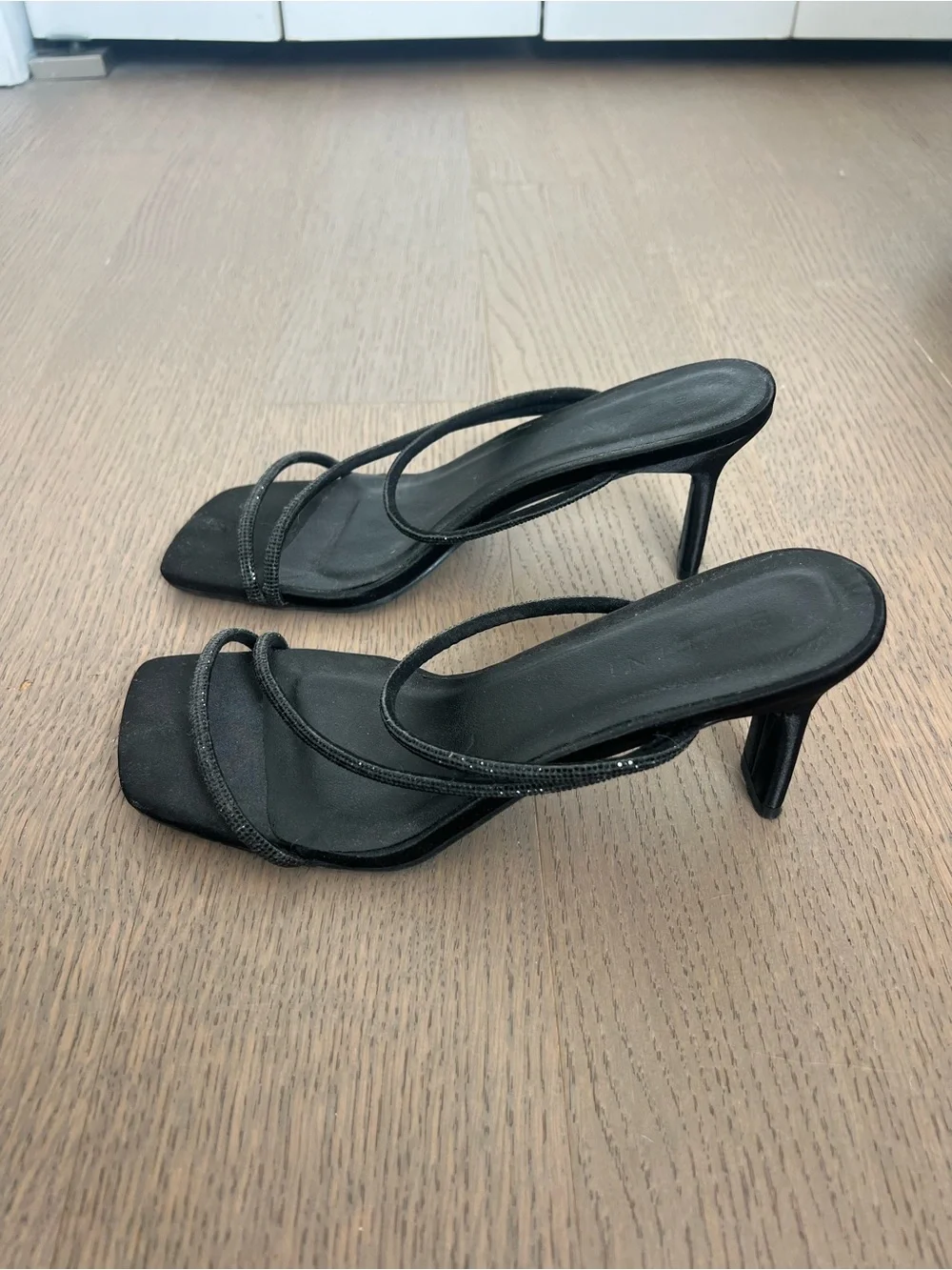 Billini Black Strappy Square-Toe Women's Sandals